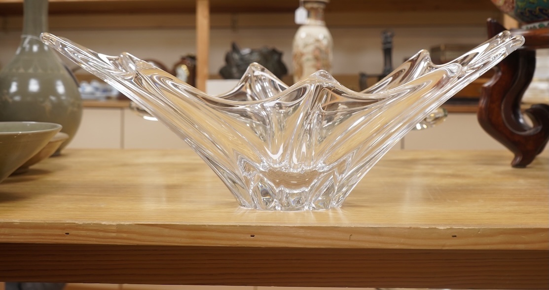 A 1950’s- 60’s Daum signed Crystal Starfish glass dish, together with a similar signed Daum Chrystal Splash bowl. Splash bowl 49cm wide. Condition - both good